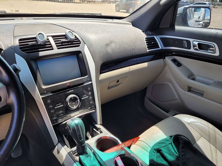 2013-ford-explorer-limited-image-14