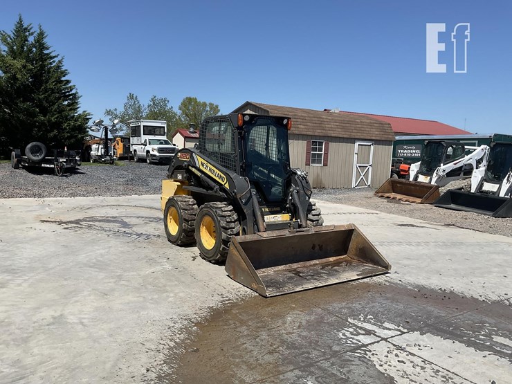 2016-new-holland-l220-image-6