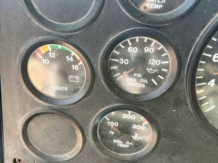 2000-mack-ch613-image-68