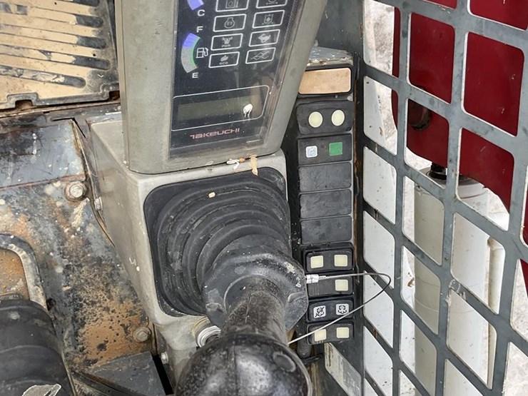 2016-takeuchi-tl8-image-15