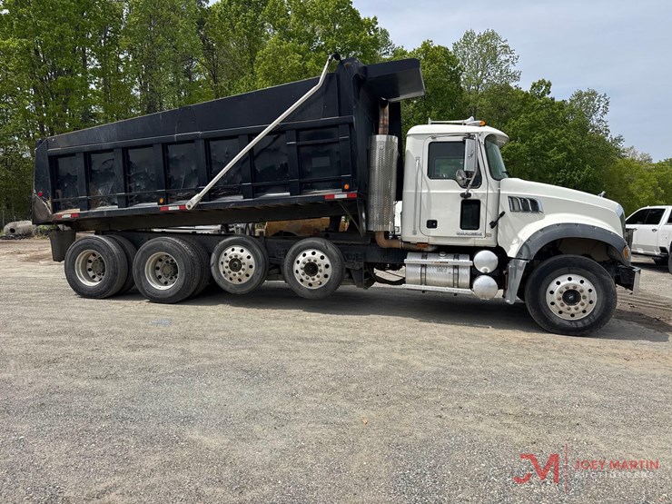 2008-mack-granite-gu713-image-2