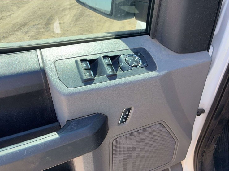 2016-ford-f150-lariat-image-16