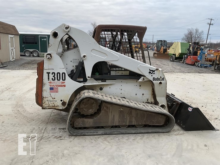 2004-bobcat-t300-image-5