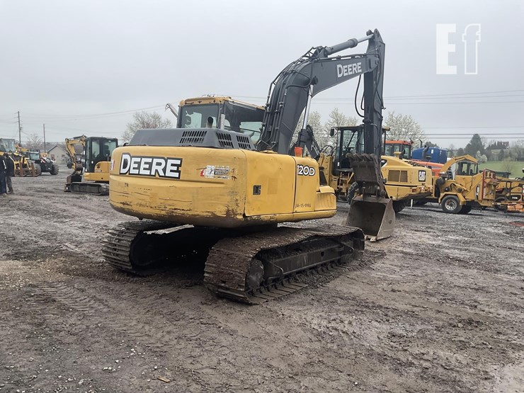2011-deere-120d-image-4