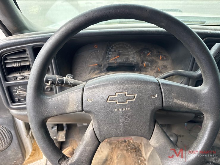 2006-chevrolet-3500-image-35
