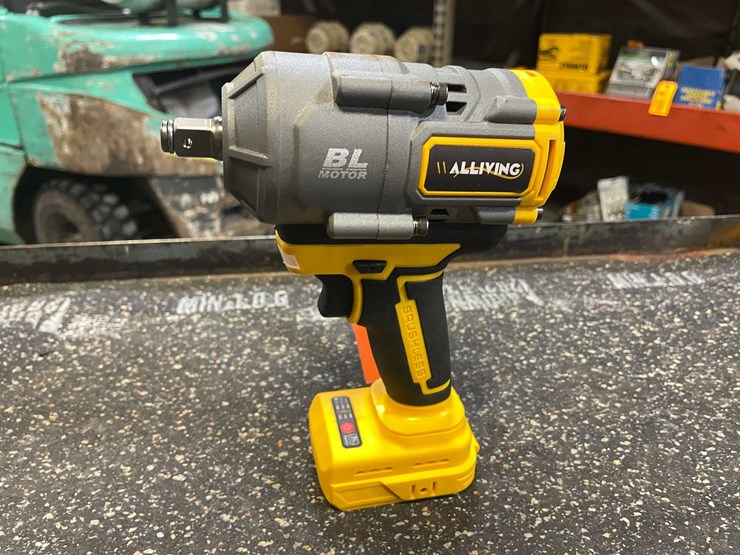 #2526-•-dewalt-compatible-20-volt,-1/2"-cordless-impact-(pr13)-image-1