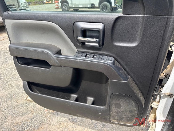2017-chevrolet-silverado-1500-image-35