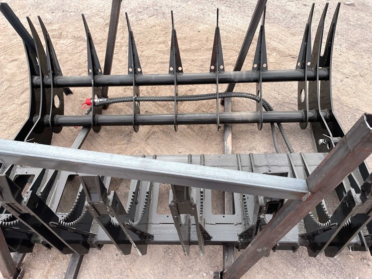 #3119-•-unused-2026-skid-steer-curved-log-grabber-image-6