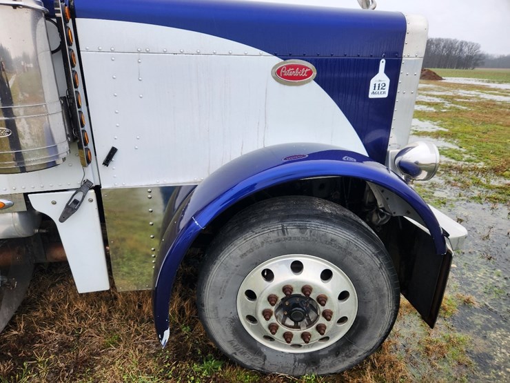 2007-peterbilt-379-image-2