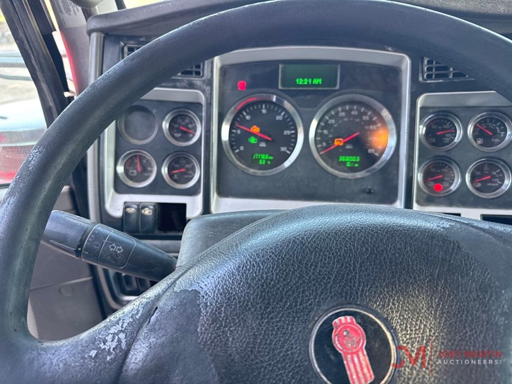 2013-kenworth-t800-image-34