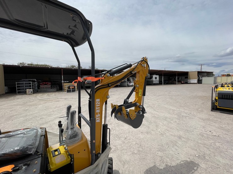 #3015-•-unused-2026-rt12r-mini-excavator-image-9