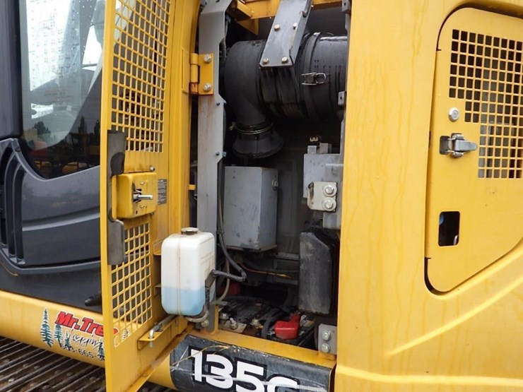 deere-135g-image-6