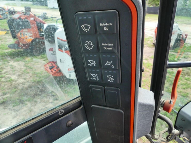 2025-bobcat-t86-image-15