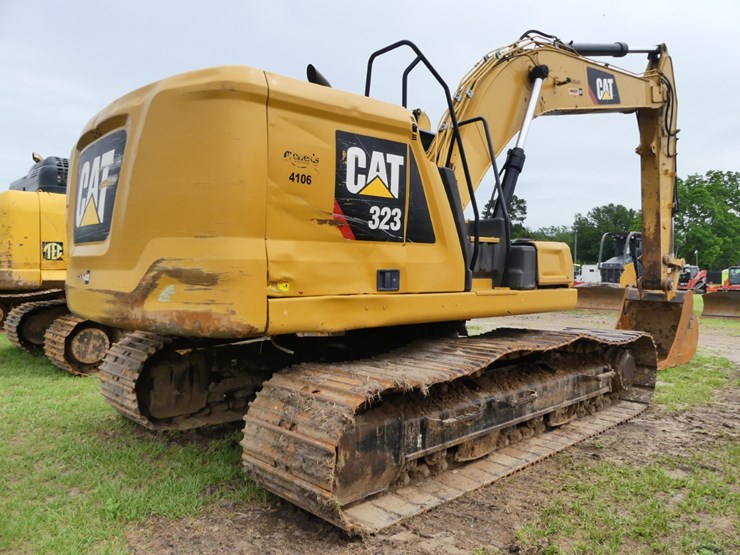 caterpillar-323-image-3