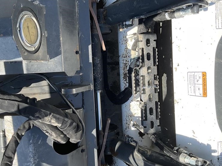 2023-bobcat-t870-image-12