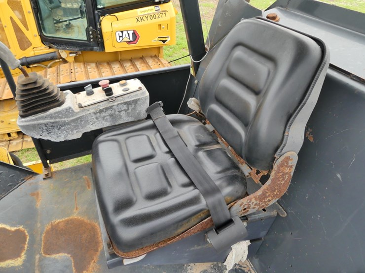 2012-bomag-bw211-image-11