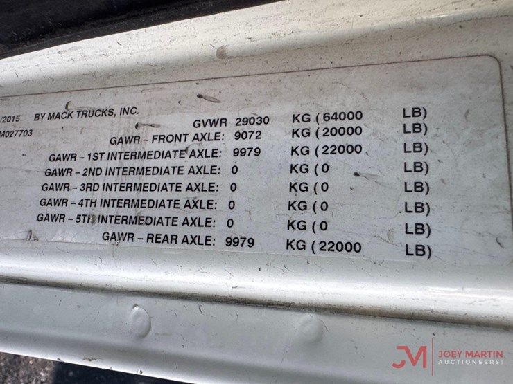 2016-mack-gu713-grantie-tri-axle-dump-truck-image-29