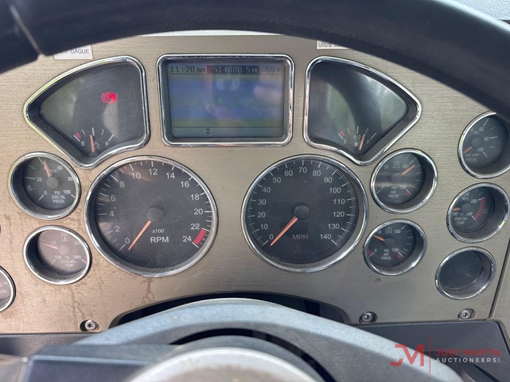 2011-mack-pinnacle-cxu613-image-42