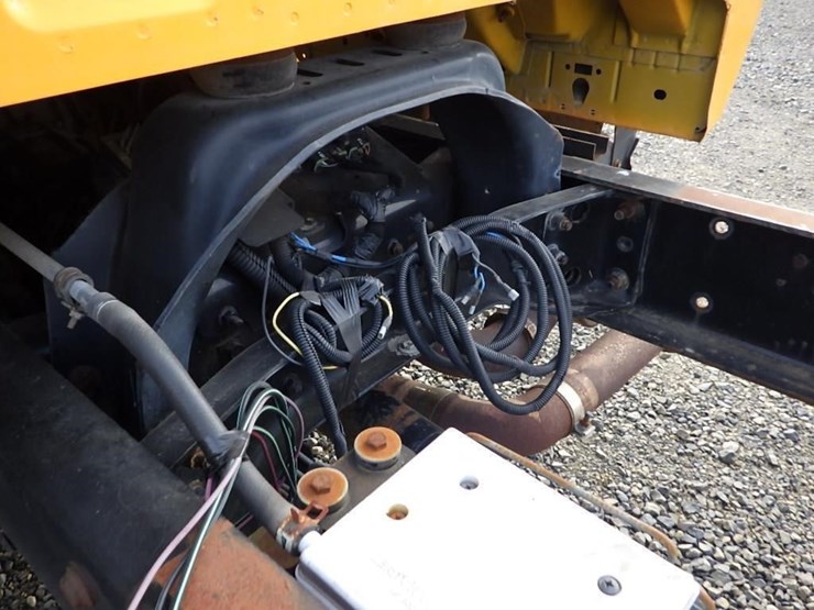 2009-ford-f650-image-12