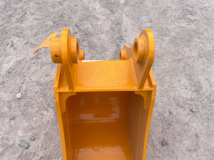 2026-caterpillar-305-image-5