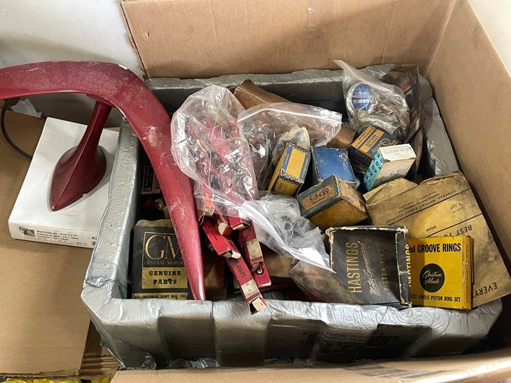 #2543-•-tote-of-car-parts-(g)-image-6