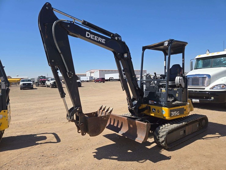 2015-deere-35g-image-1