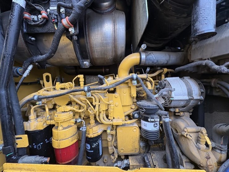 2021-deere-624l-image-9