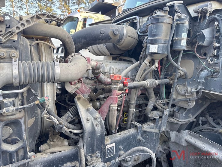 2016-mack-gu713-grantie-tri-axle-dump-truck-image-22