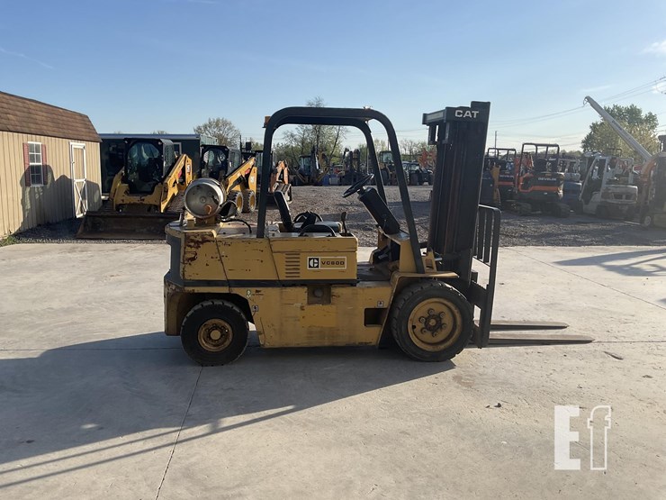 1993-caterpillar-vc60d-image-5