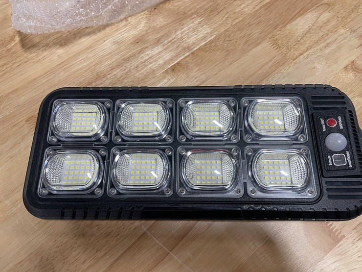 #2566-•-large-led-sensor-style-street-lamp-(cw)-image-7