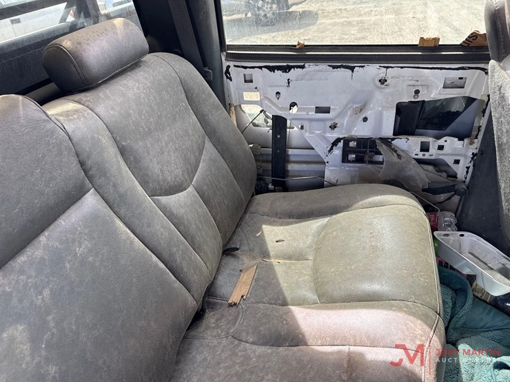2006-chevrolet-3500-image-24
