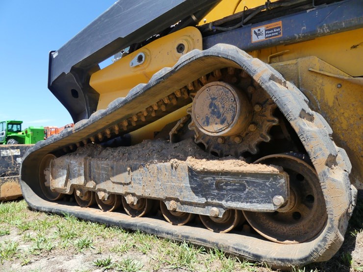 2022-deere-333g-image-5