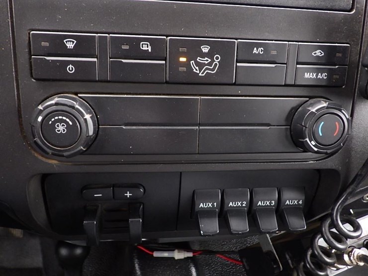 2015-ford-f550-image-40