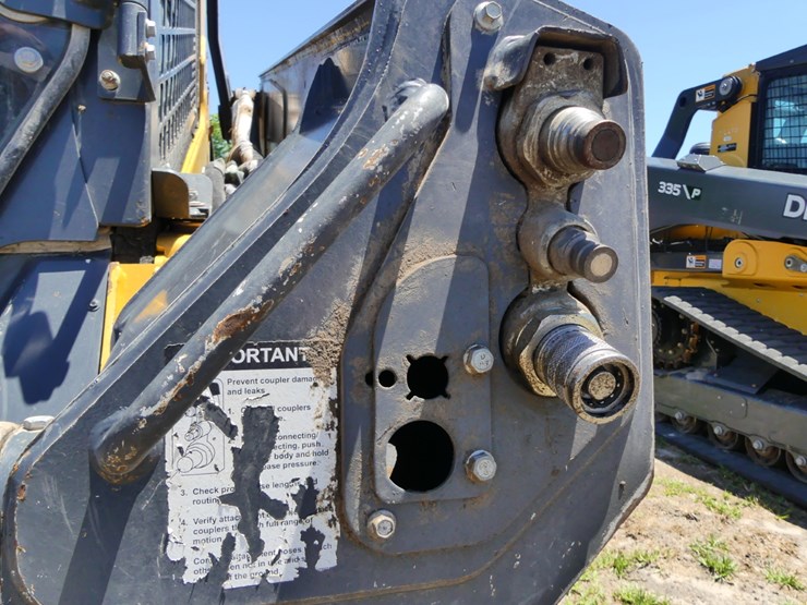 2022-deere-333g-image-11