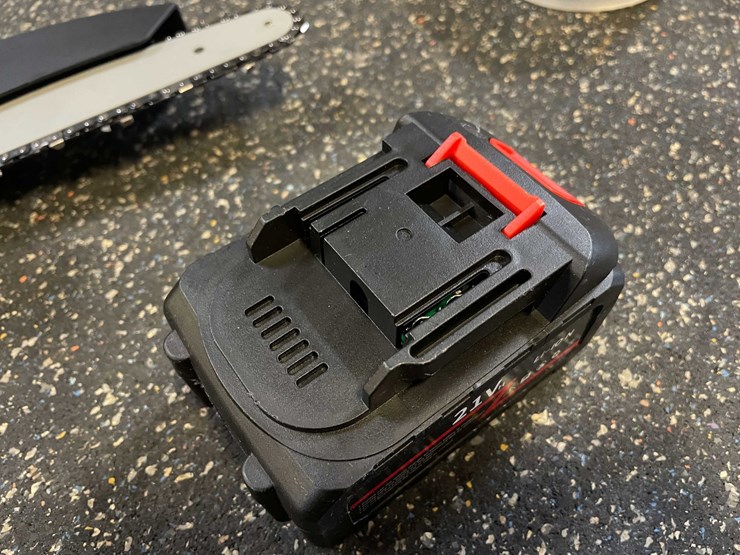 #2528-•-21-volt-mini-cordless-chainsaw-kit-in-carrying-case-(pr13)-image-9