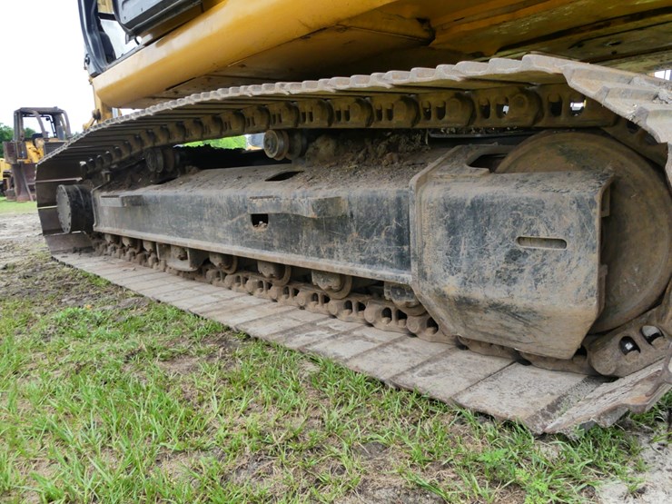 deere-200-lc-image-5