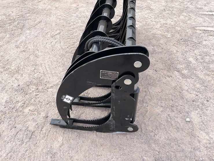 #3118-•-unused-2026-skid-steer-curved-log-grabber-image-9
