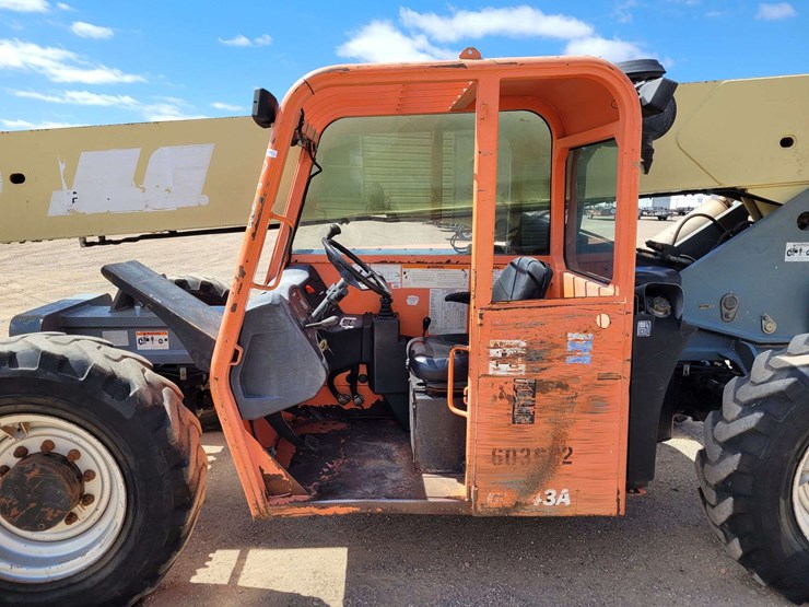 2006-jlg-g9-43a-image-12