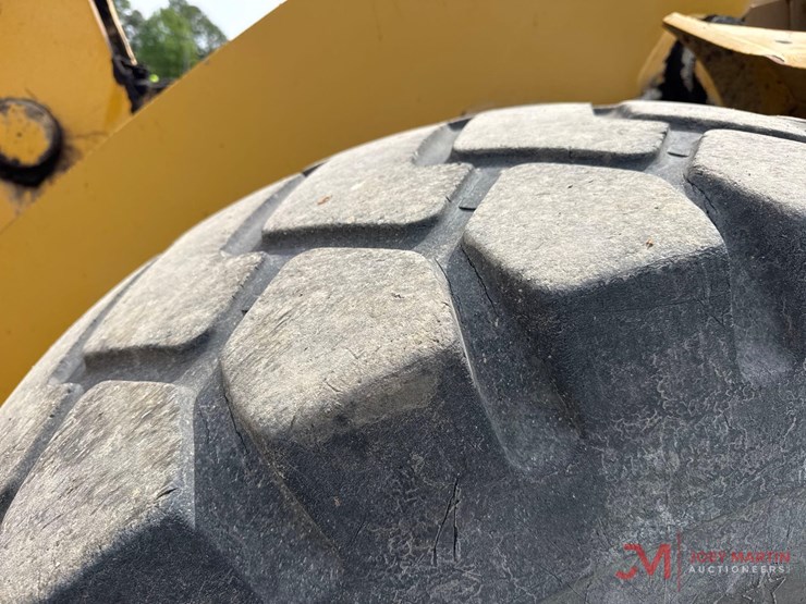 2013-caterpillar-950k-image-12