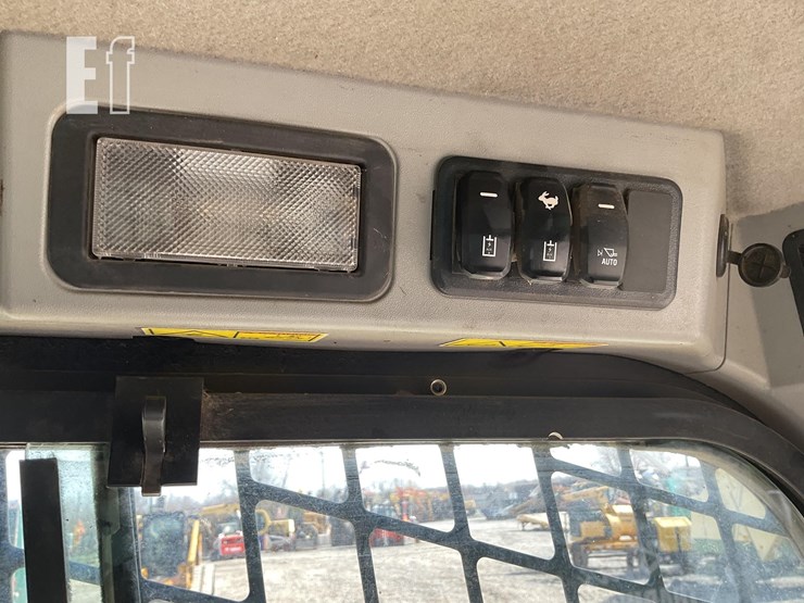 2023-caterpillar-299d3-xe-image-14