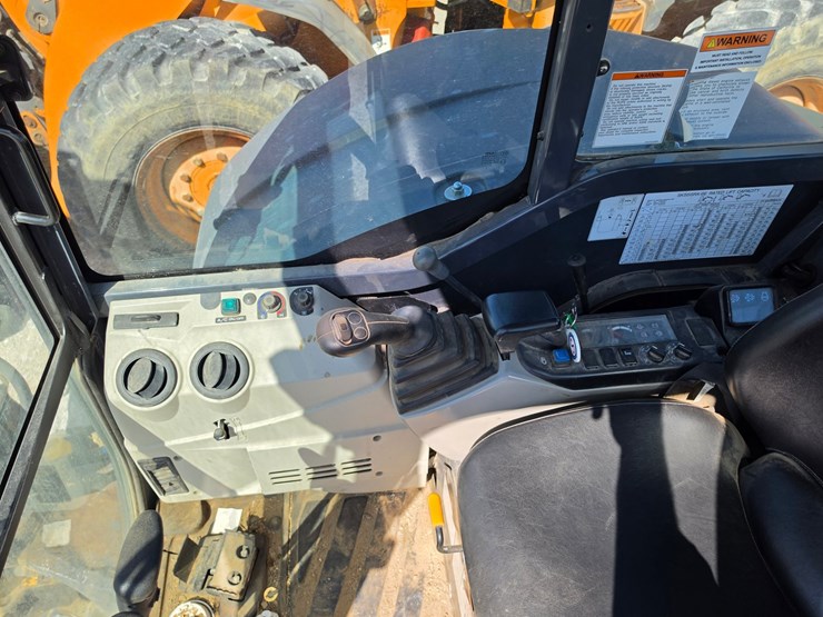2021-kobelco-sk55srx-6e-image-9