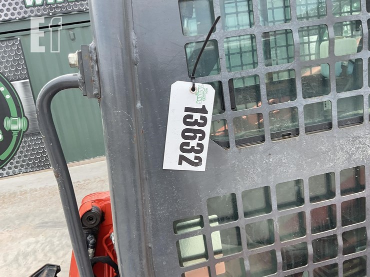 2017-kubota-svl95-2s-image-22
