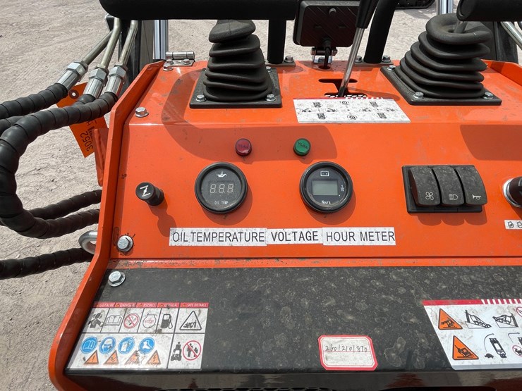 #3052-•-unused-2026-skid-steer-loader-image-18