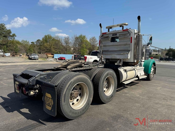2002-kenworth-w900-image-2
