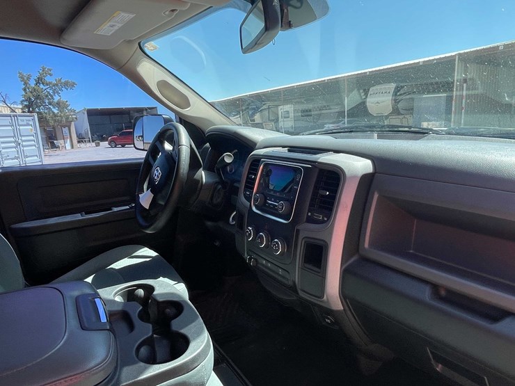 2016-dodge-2500-image-73