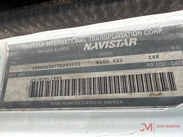 1996-international-8100-image-40