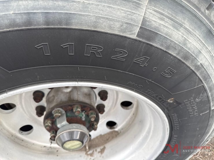 2005-kenworth-t800-image-11