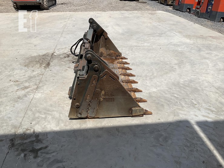 bobcat-4in1-image-3