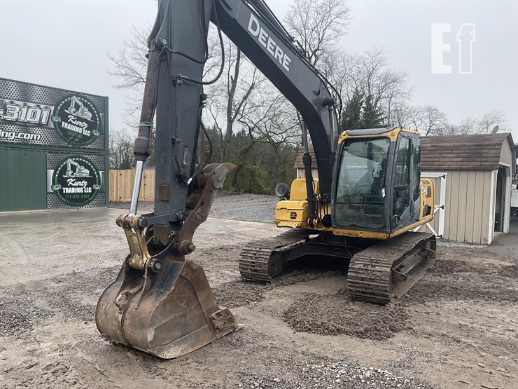 2011-deere-120d-image-8