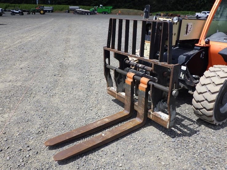 2015-jlg-g5-18a-image-18